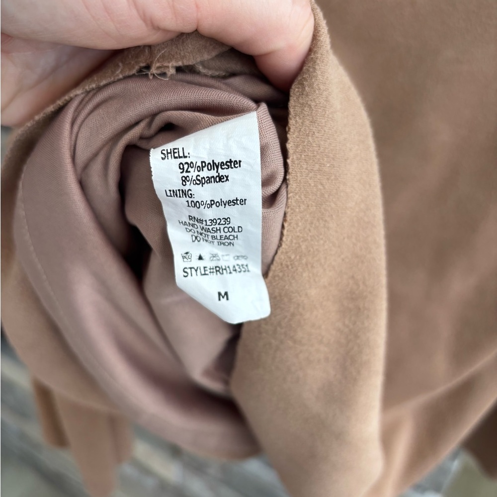 DO+BE | Tan Blouse with Flared Sleeves | Size Medium - Picture 4 of 4